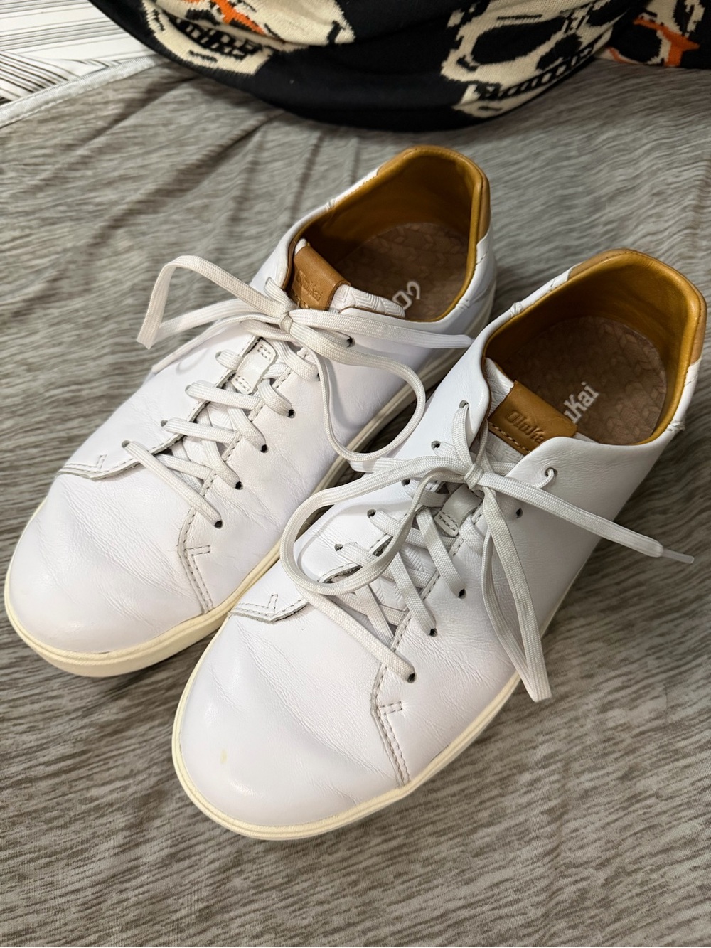 OluKai Lae’ahi Li’lli Men's White Leather Sneakers with Tan Lining - Picture 3 of 7